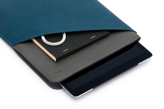 Bellroy Tablet Sleeve Extra tkaný obal na 13'' tablet s boční kapsou - modrozelený