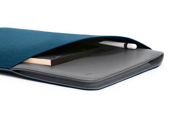 Bellroy Tablet Sleeve Extra tkaný obal na 13'' tablet s boční kapsou - modrozelený