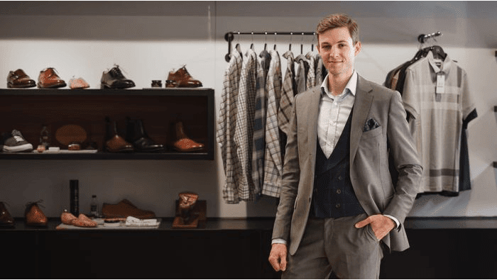 Mistr etikety Libor Neuwirth: Čeští muži mají strach být všímaví, aby nebyli za blbce