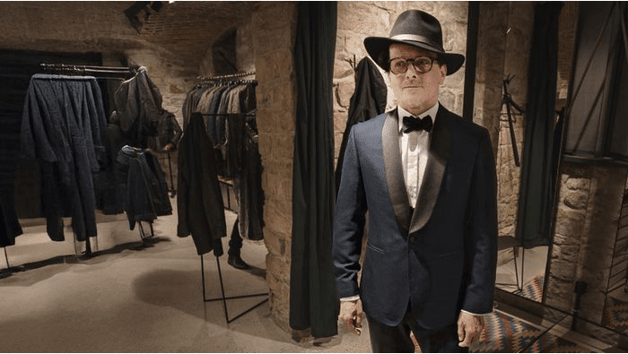 Jak nosit smoking: Kompletní průvodce od výběru po poslední detail