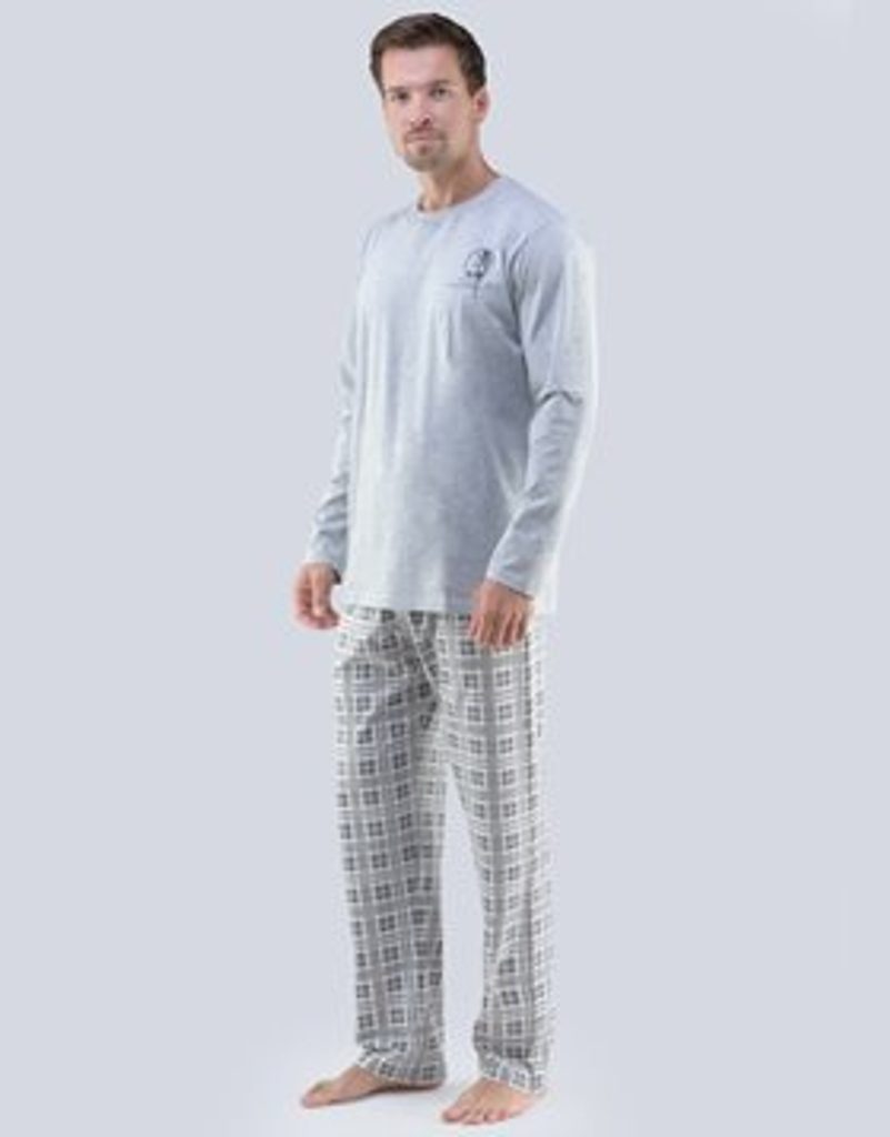 GINA pánské pyžamo dlouhé pánské, šité, s potiskem Pyžama 2018 79065P - sv.  šedá šedá - GINA - dlouhá pyžama - PÁNSKÁ PYŽAMA, OBLEČENÍ, PRO MUŽE -  SILENTE.cz - Pohodlné noční prádlo,