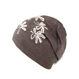 Pletená čepice s květovaným vzorem hnědá
