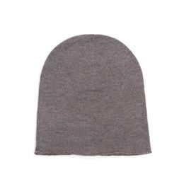 Zimní čepice v šedohnědé barvě