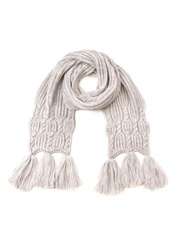 Pletená zimní šála s třásněmi - krémová