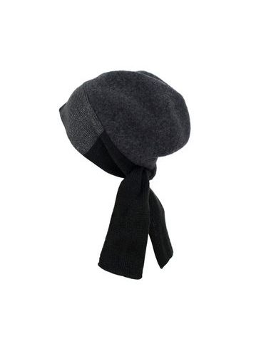 Elegantní šedá čepice na zavazování