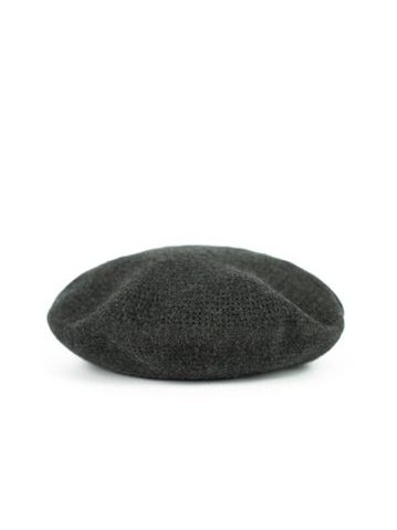 Baret s aplikací tmavě šedý