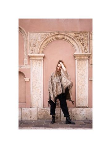 Pončo s nárameníky šedé