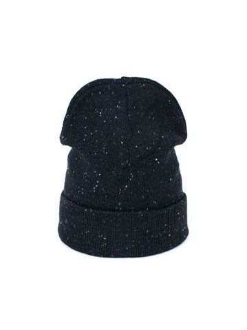 Minimalistická černá čepice
