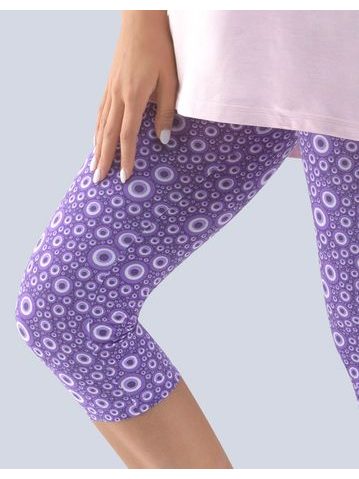 Dámské kalhoty 3/4 pyžamové dámské, 3/4 kalhoty, šité, bokové, s potiskem 19804P - tm. fialová fruktóza