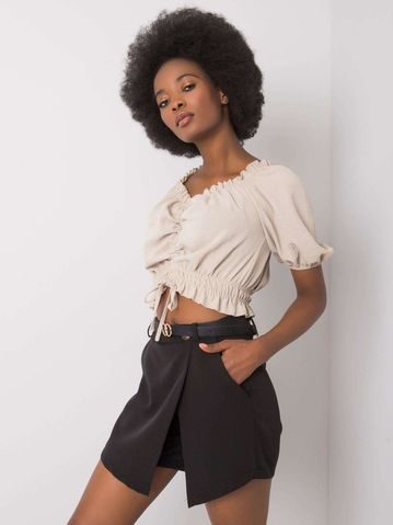 Elegantní černé kraťasy s opaskem