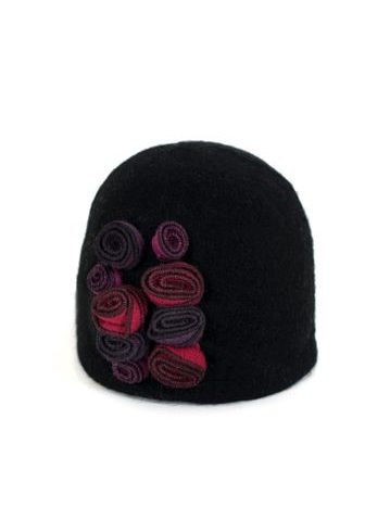 Vlněný klobouček s květy černý
