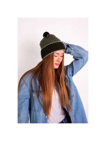 Teplá ušanka s copánky zelená