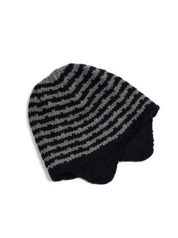 Pruhovaná čepice s ušima černá