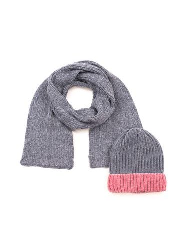 Čepice, šála - šedá