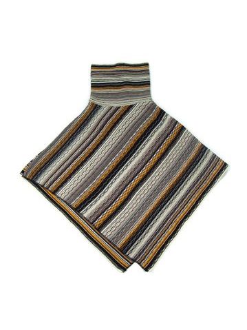 Šedé pruhované pončo