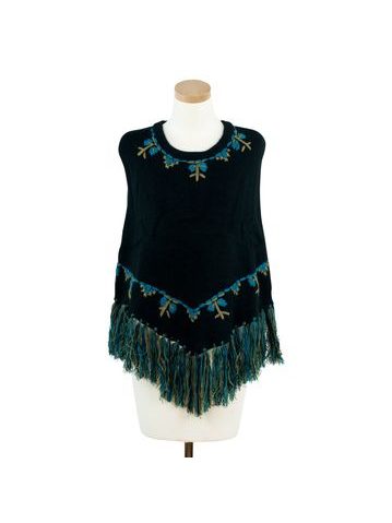 Moderní pončo s třásněmi s vyšíváním