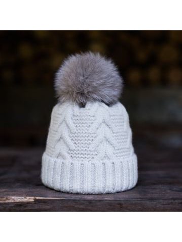 Krásná angorská čepice bílá