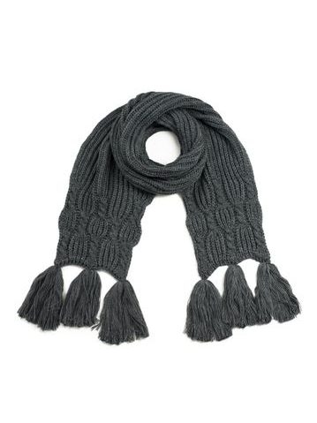 Pletená zimní šála s třásněmi - šedá