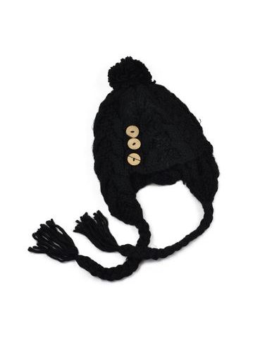 Čepice s copánky černá