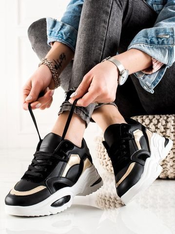 Sneakersy z eko kůže