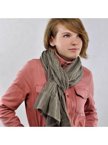 Jednobarevný šál s drobnými třásněmi - růžový