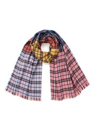 Originální zimní šála s roztřepenými boky