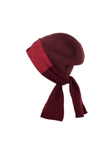 Elegantní vínová čepice