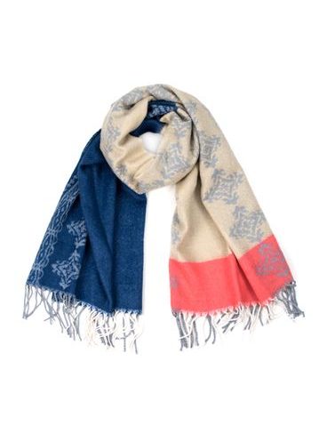 Šál s modrým zimním vzorem