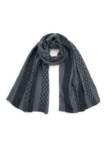 Šál s proplétaným vzorem šedý