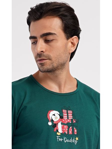 Pánské pyžamo dlouhé Tučňák s dárkem - tmavě zelená