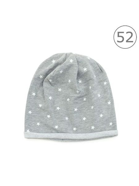 Světlá čepice s hvězdičkami