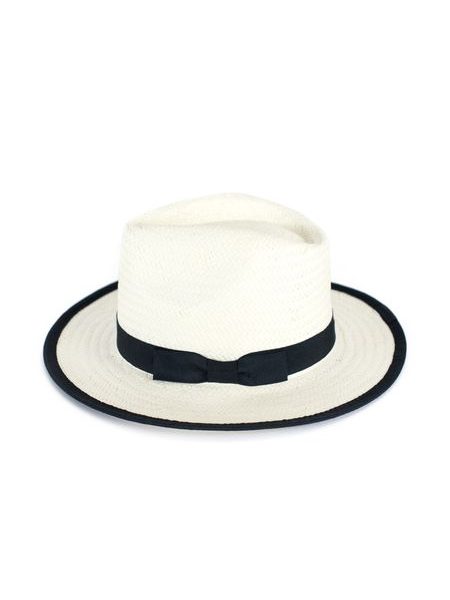 Klobouk s černým lemem a mašlí