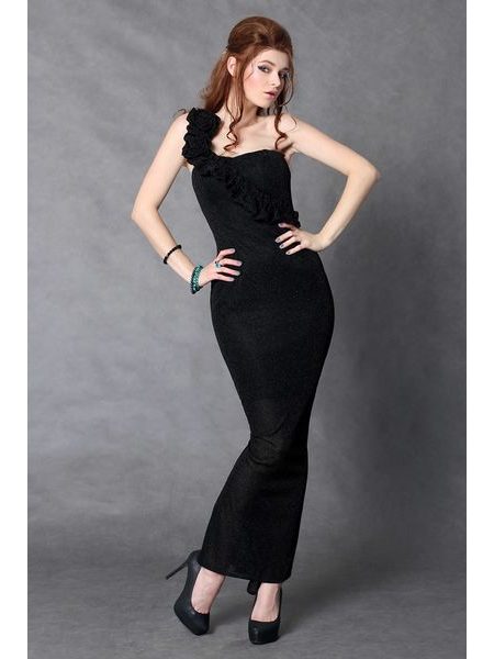Moderní černé dlouhé šaty střihu mořská panna