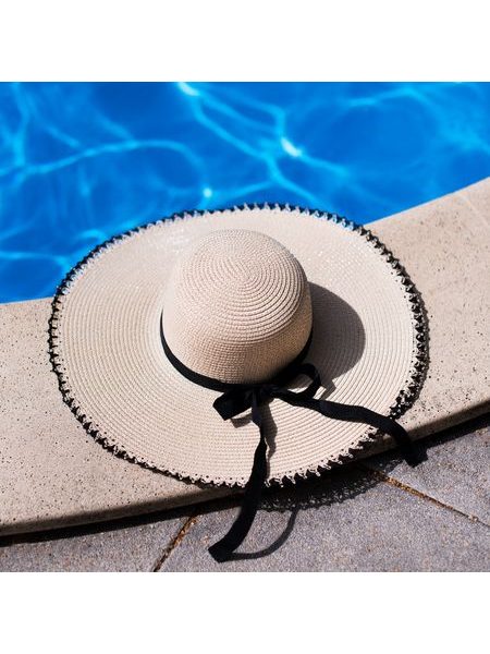 Lehký a vzdušný klobouk