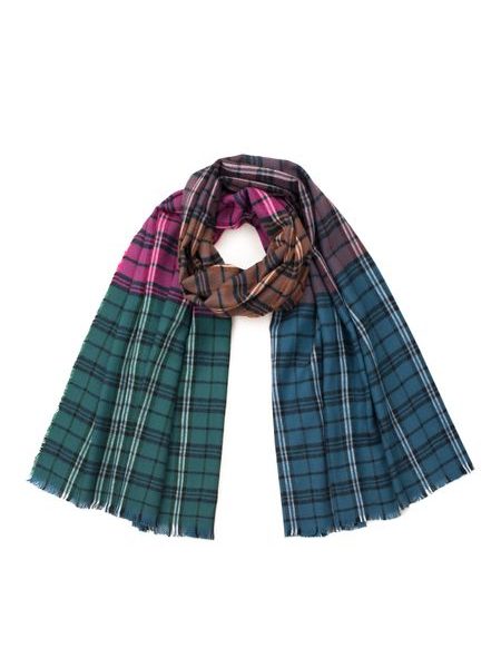 Originální zimní šála s roztřepenými boky