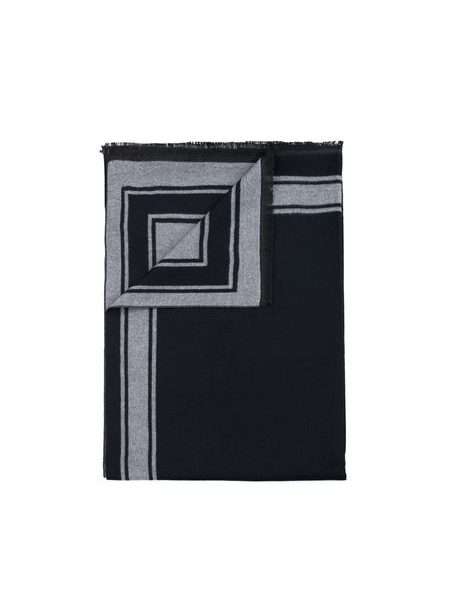 Šál s geometrickým lemem černý