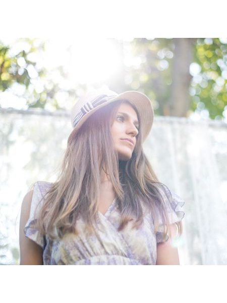 Klobouk se zdobeným lemem