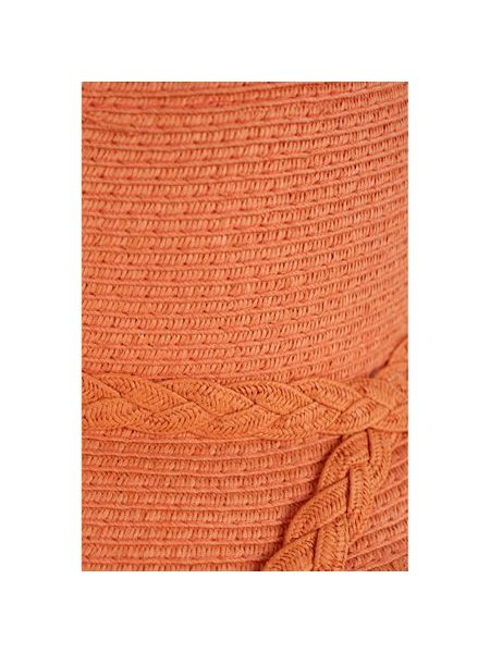 Klobouk se zdobeným lemem