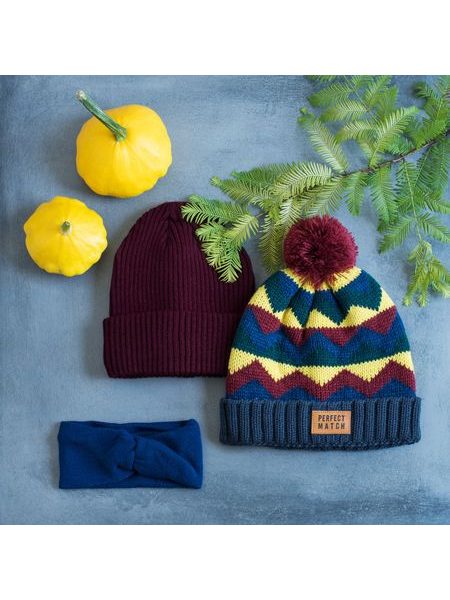 Vzorovaná čepice s bambulí