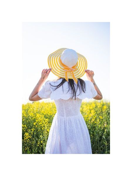 Klobouk se zdobeným lemem