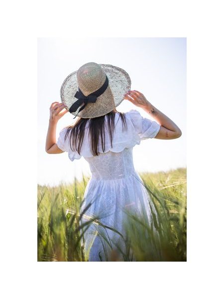 Lehký klobouk se širokým lemem