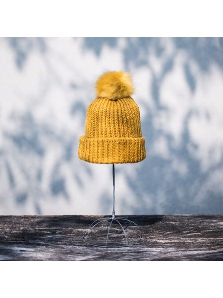 Zimní čepice s bambulí, červená