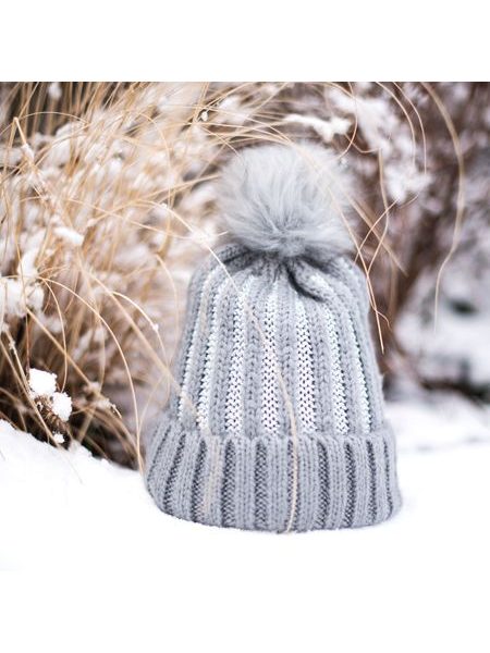 Čepice s bambulí růžová