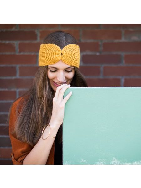 Měkká slušivá čelenka červená