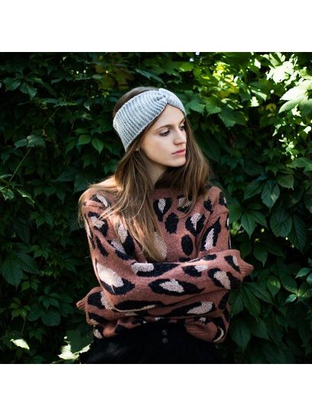 Měkká slušivá čelenka šedá