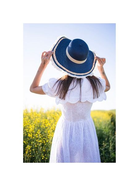 Vzdušný lehký klobouk se stuhou