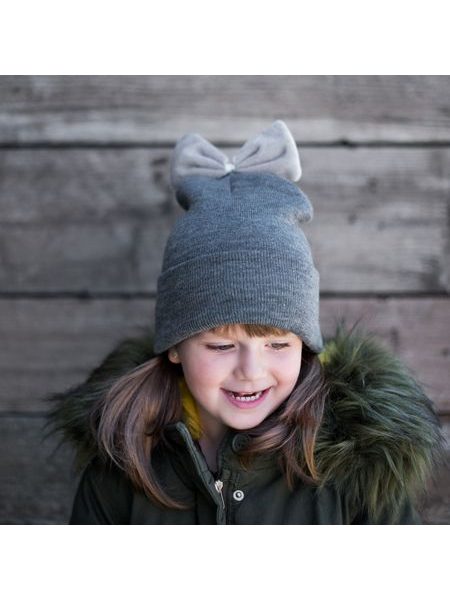 Dětská čepice s mašlí šedá