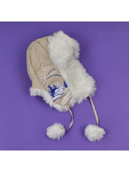 Béžová ušanka se zimním motivem