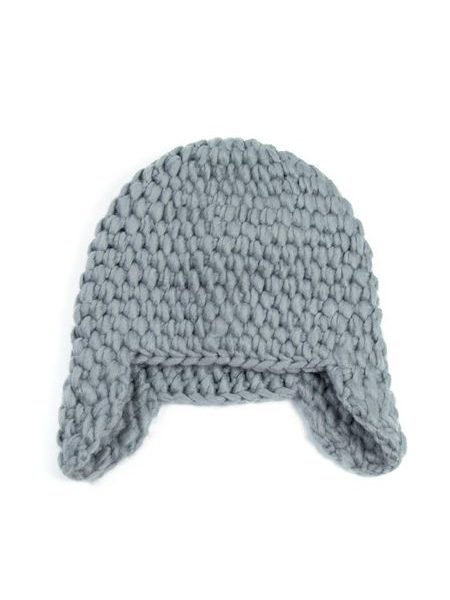 Silná dírkatá ušanka šedá