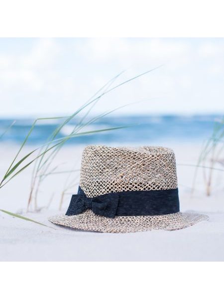 Ažurový klobouk se stuhou